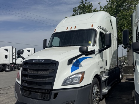 2020 FREIGHTLINER Cascadia 126 Sleeper