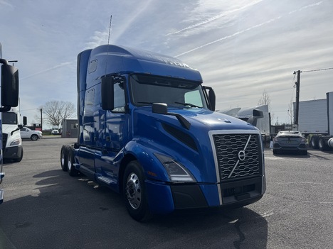 2020 VOLVO VNL 760 Sleeper