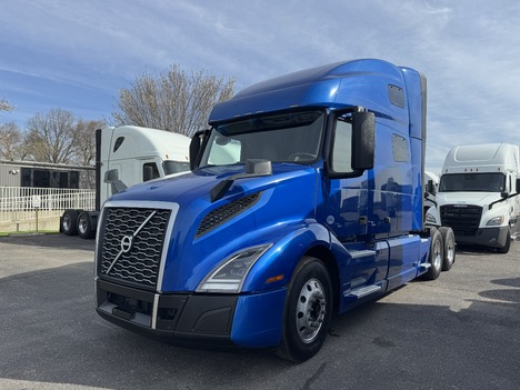 2020 VOLVO VNL 760 Sleeper
