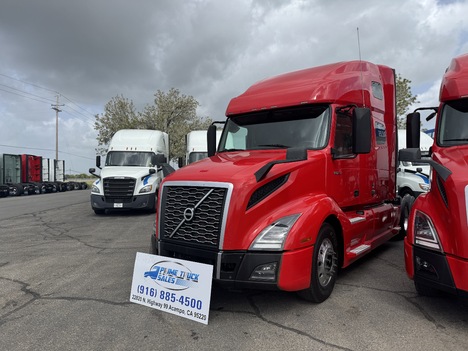 2021 VOLVO VNL 760 Sleeper