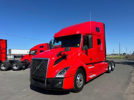 2021 VOLVO VNL 760 Sleeper
