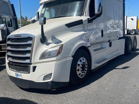 2019 FREIGHTLINER CASCADIA 126 Sleeper