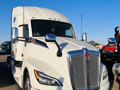 2022 KENWORTH T680 Sleeper