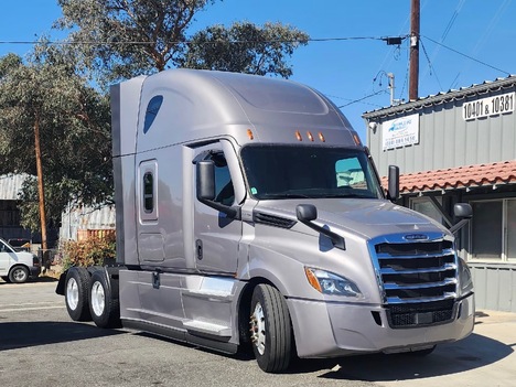 2021 FREIGHTLINER CASCADIA 126 Sleeper