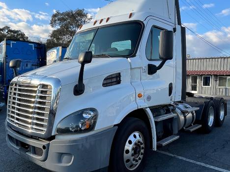 2018 FREIGHTLINER CASCADIA 113 Daycab #1952
