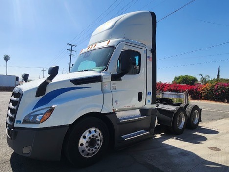 2022 FREIGHTLINER 126 Daycab #1954