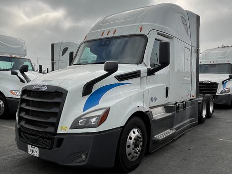 2022 FREIGHTLINER Cascadia 126 Sleeper