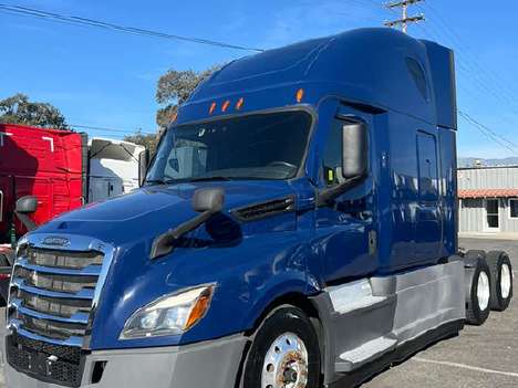  FREIGHTLINER CASCADIA 126 Sleeper