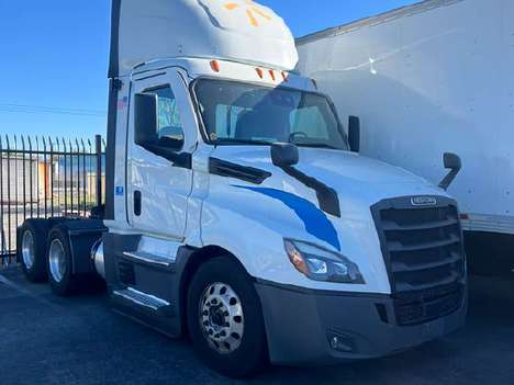 2022 FREIGHTLINER 126 Daycab Daycab