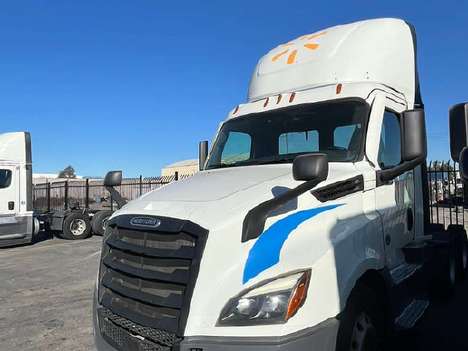 2022 FREIGHTLINER 126 Daycab Daycab