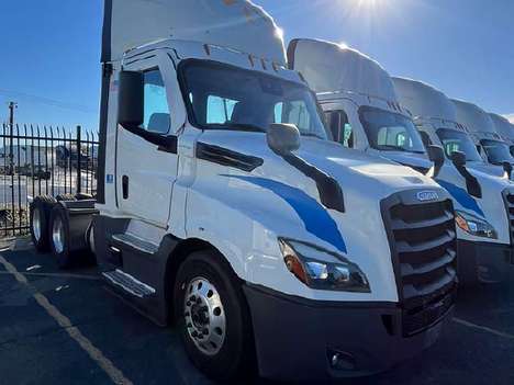  FREIGHTLINER 126 daycab Daycab #1985