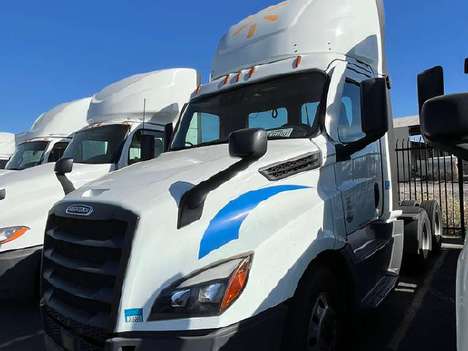 2022 FREIGHTLINER 126 DAycab Daycab