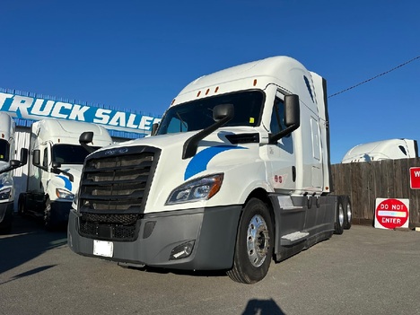 2022 FREIGHTLINER CASCADIA 126 Sleeper