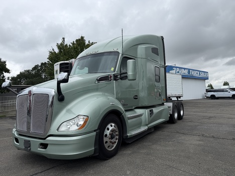 2021 KENWORTH T680 Sleeper #2065