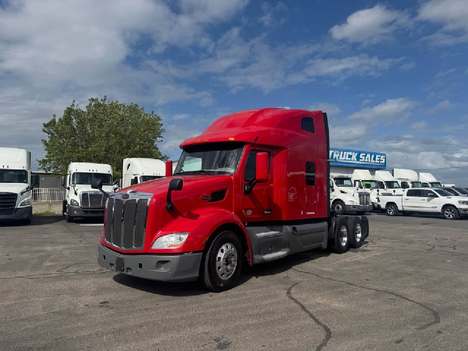 2022 PETERBILT 579 Sleeper #2066