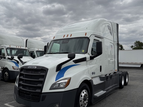 2021-freightliner-cascadia-126-sleeper #2078