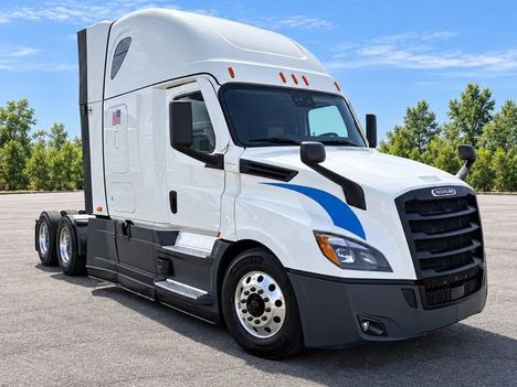 2022-freightliner-cascadia-126-sleeper #2111