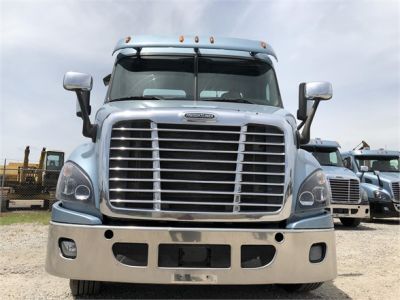 USED 2014 FREIGHTLINER CASCADIA 113 DAYCAB TRUCK #2877-2