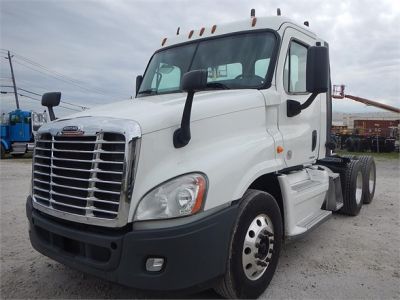 USED 2012 FREIGHTLINER CASCADIA 125 DAYCAB TRUCK #2880-3