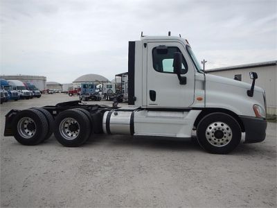 USED 2012 FREIGHTLINER CASCADIA 125 DAYCAB TRUCK #2880-4