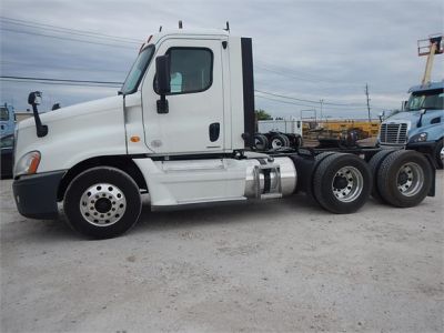 USED 2012 FREIGHTLINER CASCADIA 125 DAYCAB TRUCK #2880-5