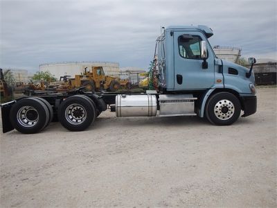 USED 2015 FREIGHTLINER CASCADIA 113 DAYCAB TRUCK #2882-4