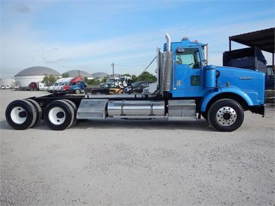 USED 2000 KENWORTH T800 DAYCAB TRUCK #2902-4