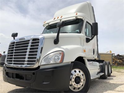 USED 2012 FREIGHTLINER CASCADIA 125 DAYCAB TRUCK #2923-3