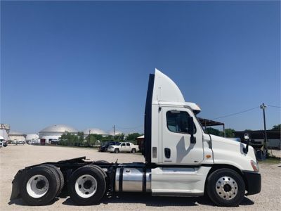 USED 2012 FREIGHTLINER CASCADIA 125 DAYCAB TRUCK #2923-4