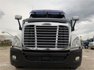 USED 2012 FREIGHTLINER CASCADIA 125 DAYCAB TRUCK #2935-2