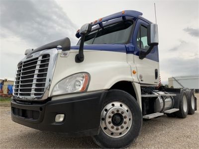 USED 2012 FREIGHTLINER CASCADIA 125 DAYCAB TRUCK #2935-3