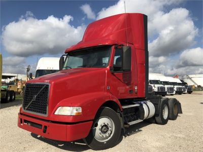 USED 2014 VOLVO VNL42T300 DAYCAB TRUCK #3026-3