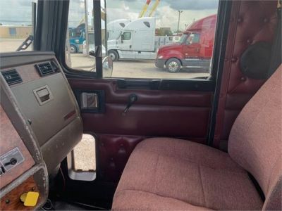 USED 2002 KENWORTH T800 DAYCAB TRUCK #3042-20