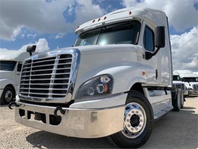 USED 2016 FREIGHTLINER CASCADIA 125 CAB CHASSIS TRUCK #3044-3