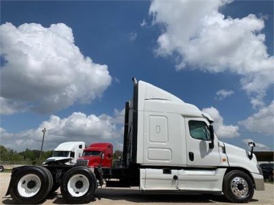 USED 2016 FREIGHTLINER CASCADIA 125 CAB CHASSIS TRUCK #3044-4