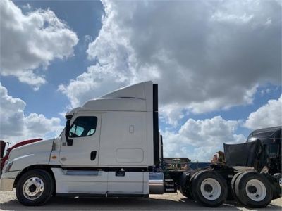 USED 2016 FREIGHTLINER CASCADIA 125 CAB CHASSIS TRUCK #3044-5