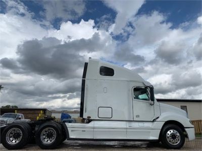 USED 2013 FREIGHTLINER COLUMBIA 120 GLIDER KIT TRUCK #3048-4