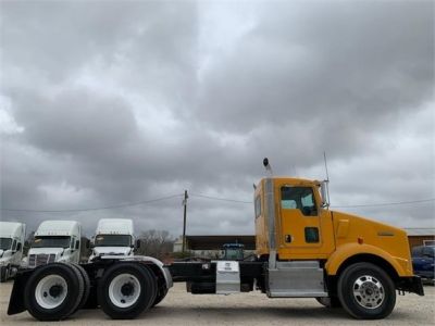 USED 2014 KENWORTH T800 DAYCAB TRUCK #3142-4