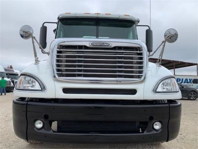 USED 2009 FREIGHTLINER COLUMBIA 120 DAYCAB TRUCK #3152-2