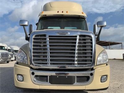 USED 2014 FREIGHTLINER CASCADIA 125 DAYCAB TRUCK #3250-2