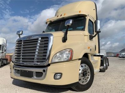 USED 2014 FREIGHTLINER CASCADIA 125 DAYCAB TRUCK #3250-3