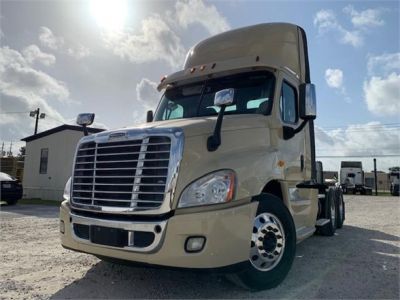 USED 2014 FREIGHTLINER CASCADIA 125 DAYCAB TRUCK #3251-3