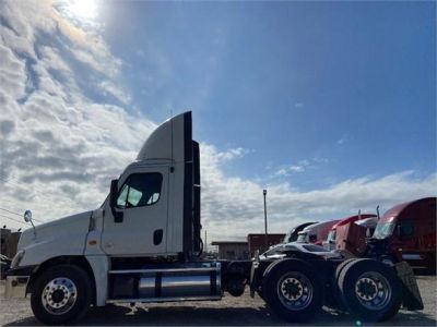 USED 2016 FREIGHTLINER CASCADIA 125 DAYCAB TRUCK #3343-5