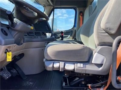 USED 2017 FREIGHTLINER CASCADIA 125 DAYCAB TRUCK #3361-15