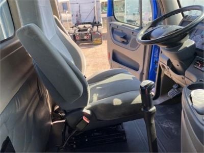 USED 2017 FREIGHTLINER CASCADIA 125 DAYCAB TRUCK #3361-22