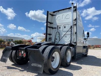 USED 2018 FREIGHTLINER CASCADIA 125 SLEEPER TRUCK #3445-7