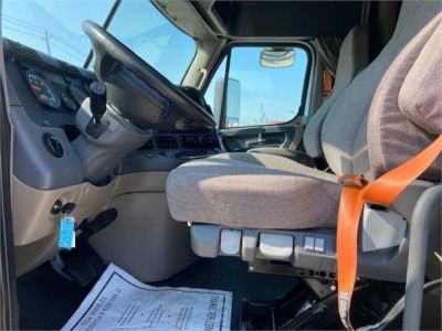 USED 2018 FREIGHTLINER CASCADIA 125 SLEEPER TRUCK #3462-15