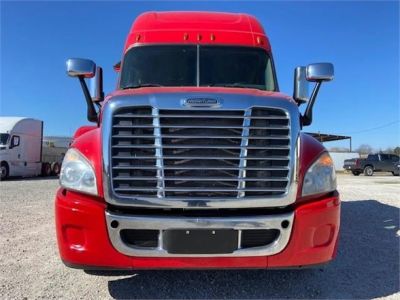 USED 2017 FREIGHTLINER CASCADIA 125 SLEEPER TRUCK #3469-2