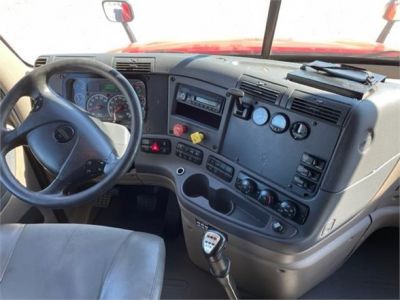 USED 2017 FREIGHTLINER CASCADIA 125 SLEEPER TRUCK #3471-18