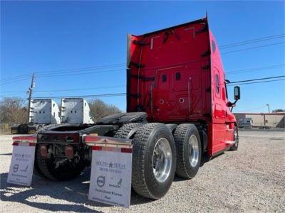 USED 2017 FREIGHTLINER CASCADIA 125 SLEEPER TRUCK #3471-8